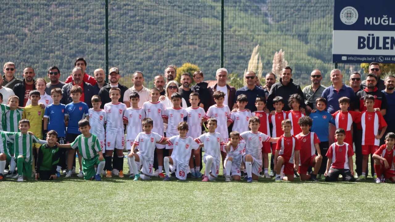Menaf Kıyanç’tan Çocuk Şenliği’ne Ziyaret