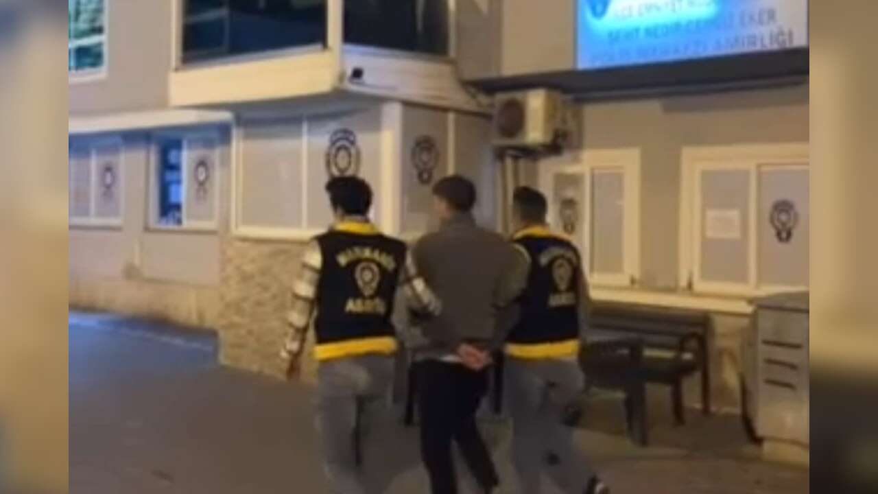 Marmaris’te Mont ve Pantolon Hırsızlığı Kamerada, İngiliz Turist Şüpheli Yakalandı