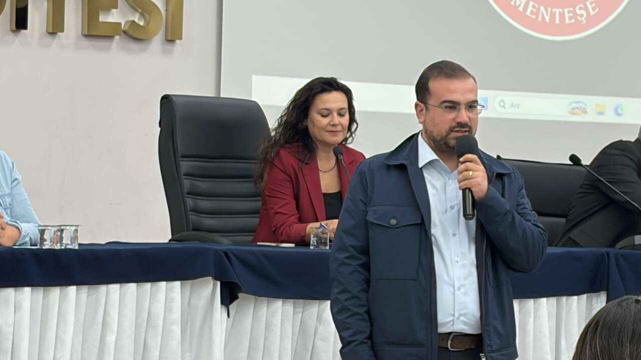 Batuhan Kıloğlu Menteşe Meclisi’ne Veda Etti: Yerine Hande Yılmaz Geldi