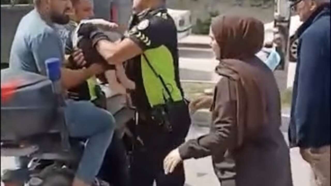Saniyeler Bile Önemliydi: Polis, Bilinci Kapanan Bebeği Hastaneye Yetiştirdi