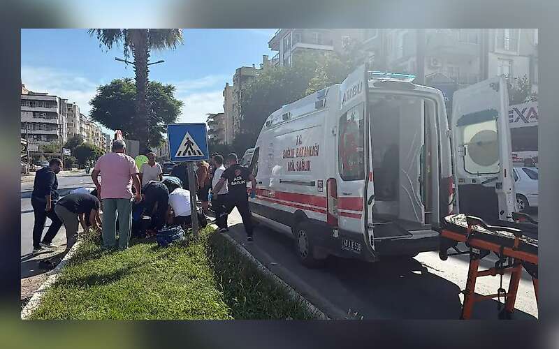 Muğla'da Motosiklet ile Otomobil Çarpıştı