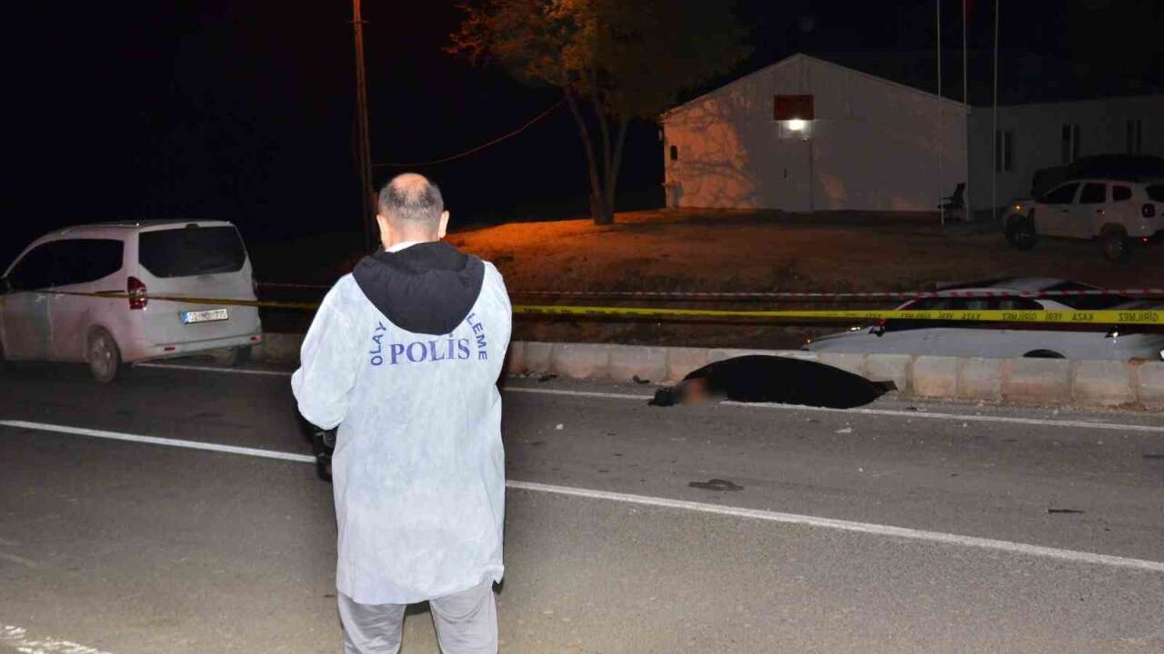 Yolun Karşısına Geçerken Otomobil Çarptı Hayatını Kaybetti