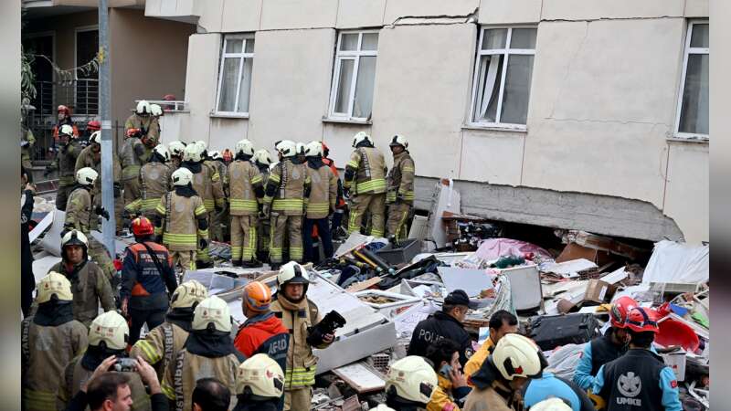 İstanbul’da 7 Katlı Bina Çöktü: Arama Kurtarma Çalışmaları Devam Ediyor