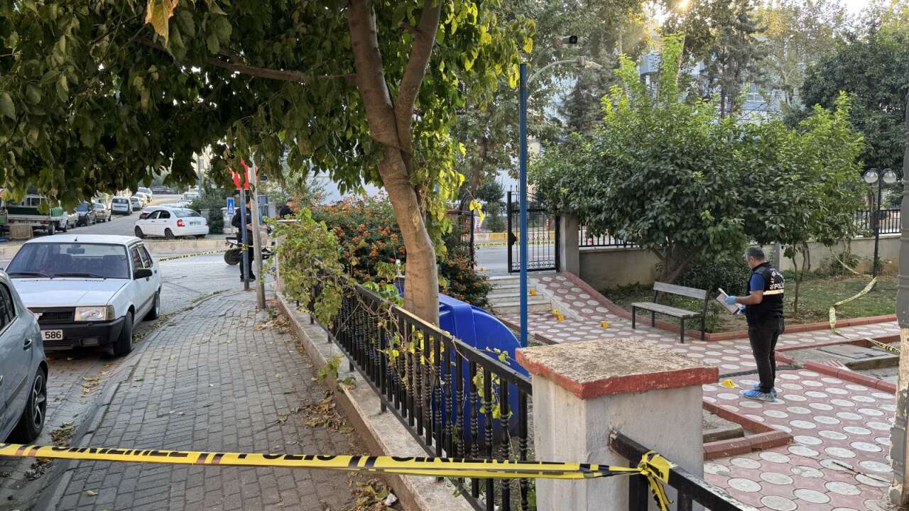 Eski Karısını Öldürüp Aynı Tabancayla Yaşamına Son Verdi