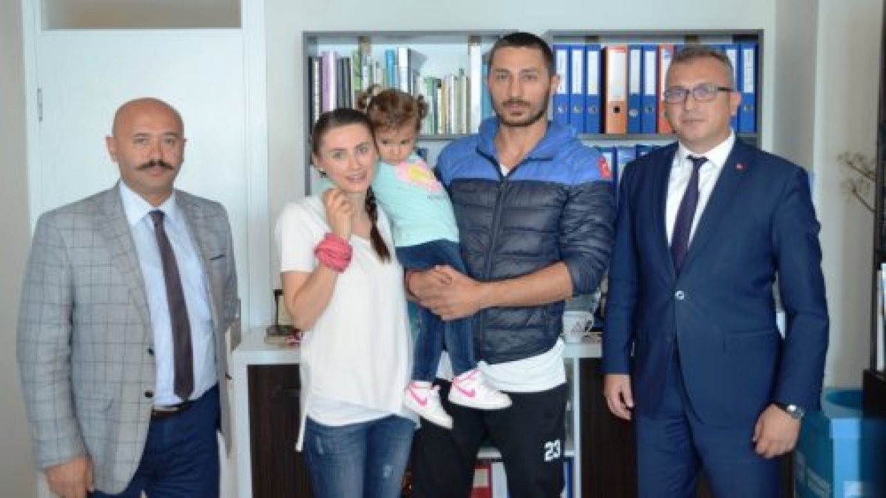 Çevre gönüllüsü aileden Marmaris’e övgü