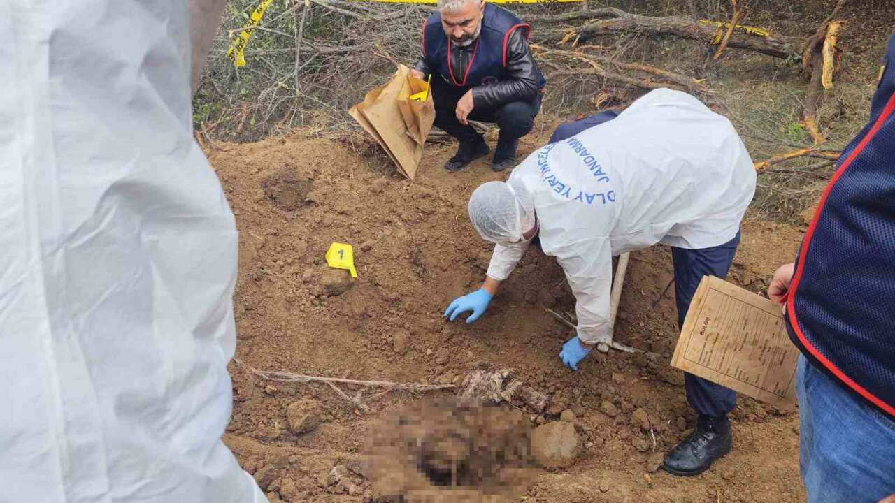 20 Yıllık Kayıp Dosyasında Çarpıcı Gelişme: Kemikleri Bulundu, 2 Oğlu Tutuklandı