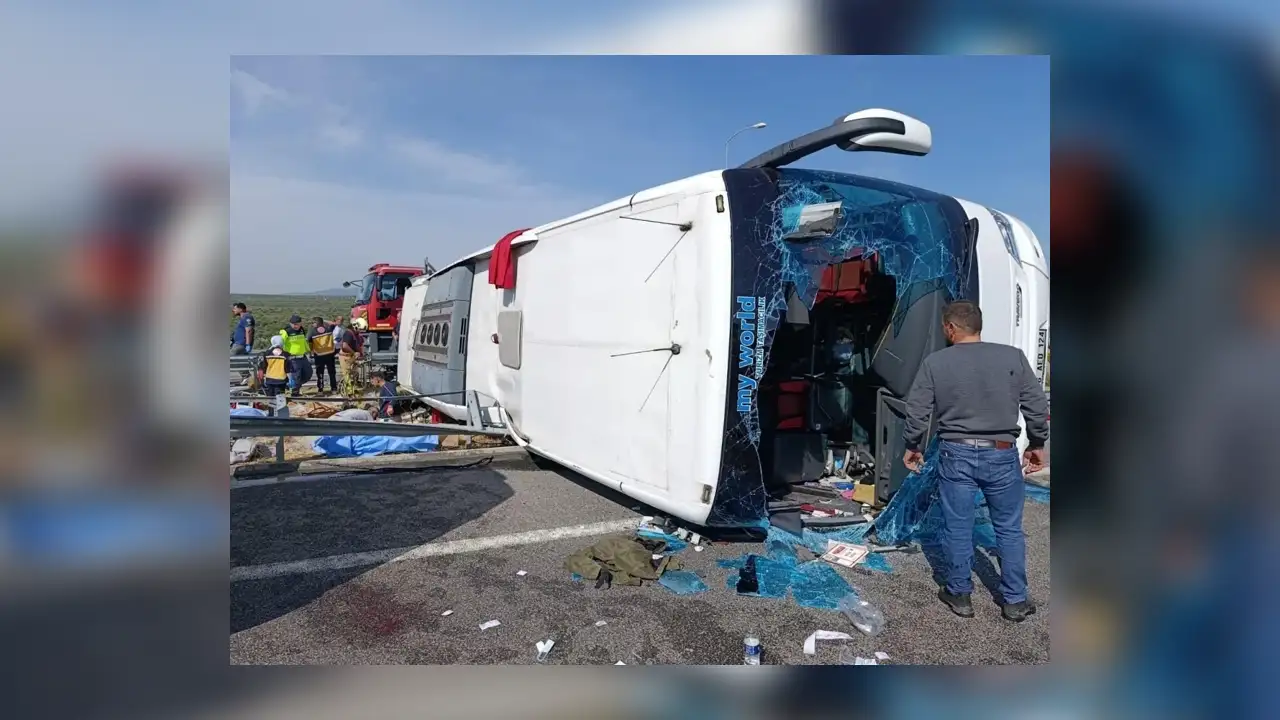 Feci Kaza: Tır ile Yolcu Otobüsü Çarpıştı, 11 Ölü, 27 Yaralı