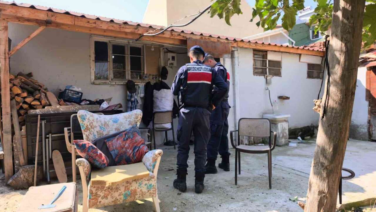 Şüpheli Ölüm: F. Oral Evinde Ölü Bulundu