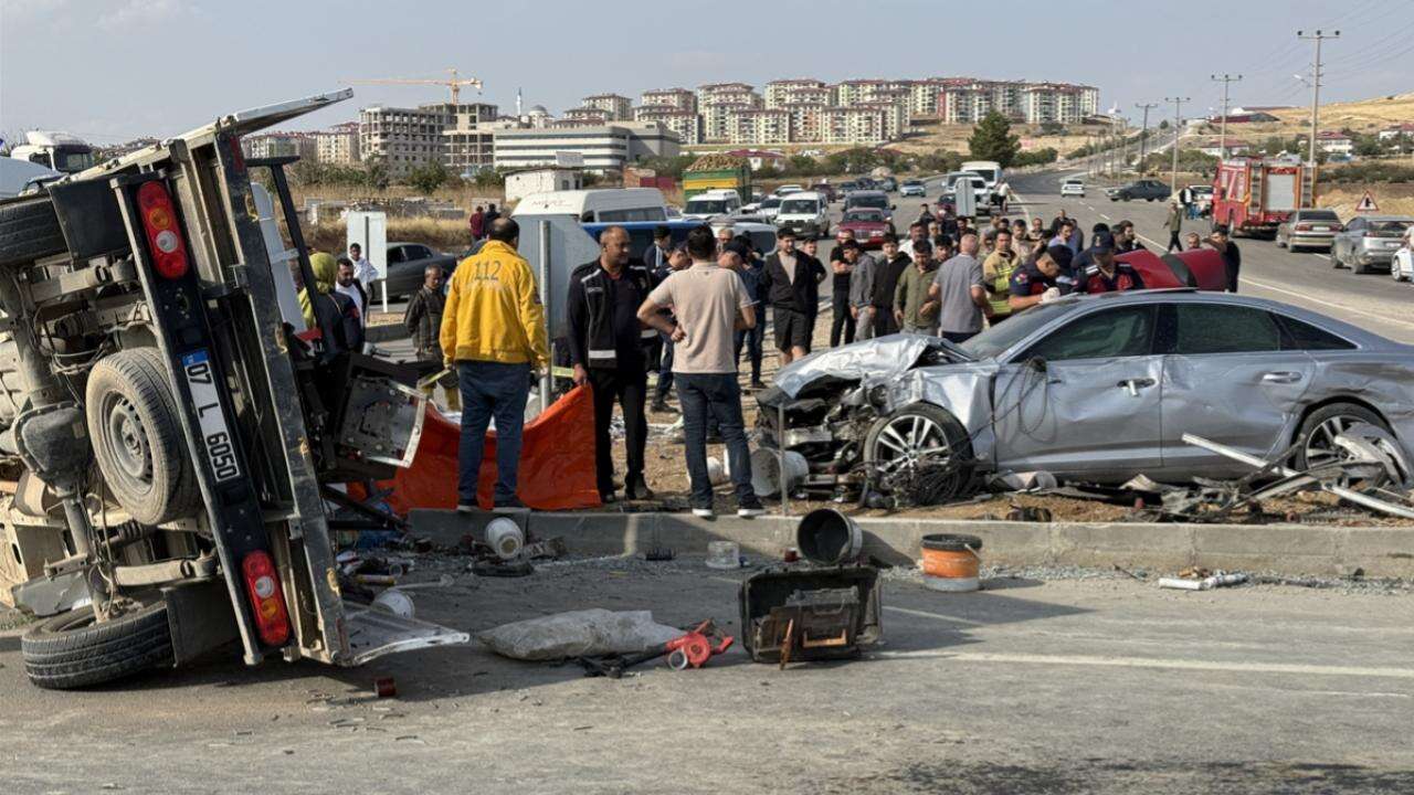 MHP Milletvekili’nin Konvoyu Kaza Yaptı: 1 Ölü, 7 Yaralı