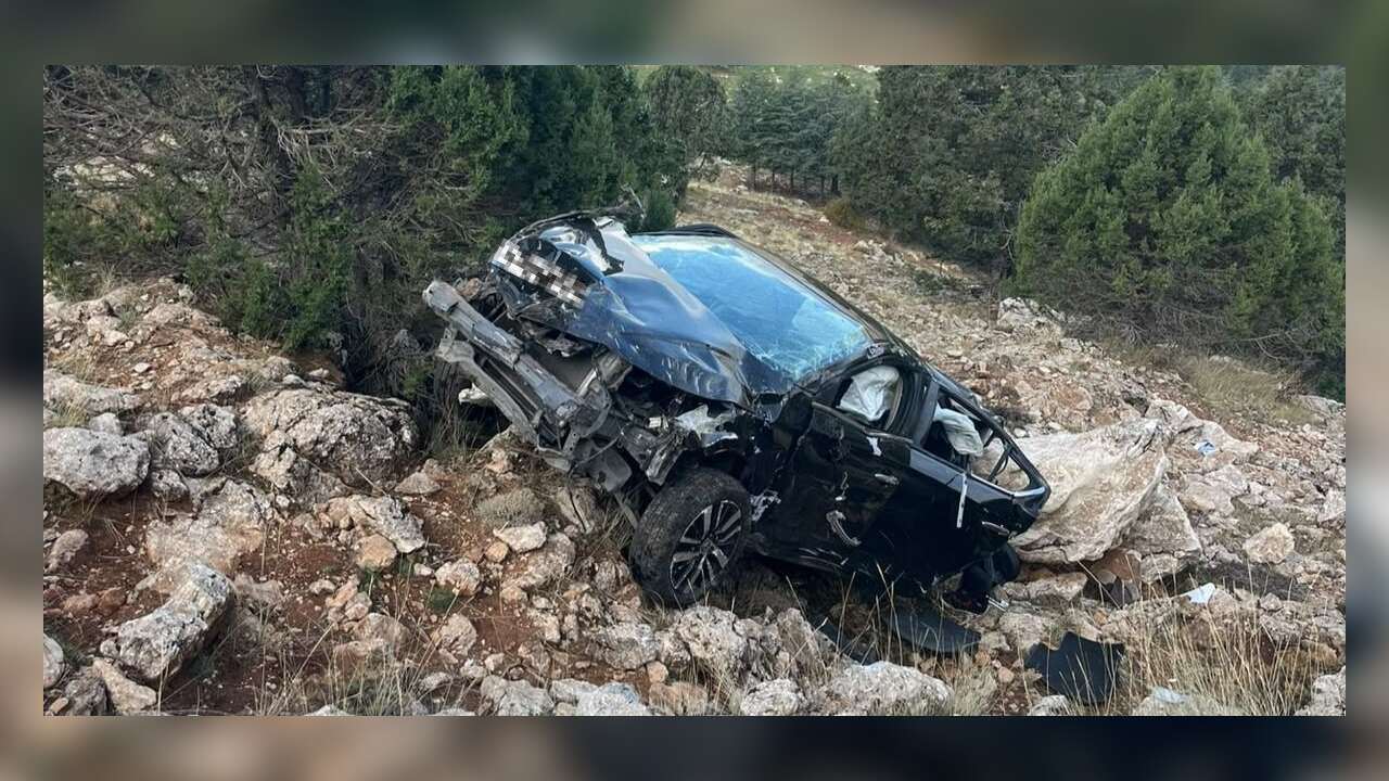 Muğla’da Otomobil Uçuruma Yuvarlandı