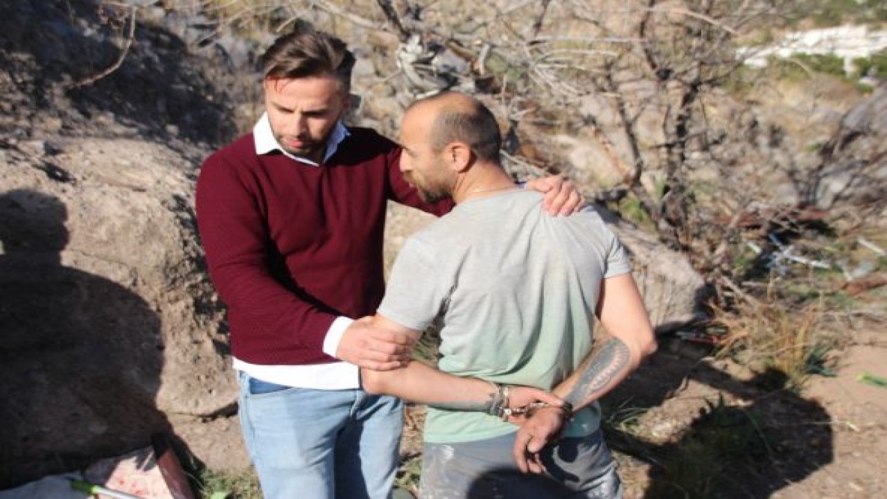 Kaya mezarı kazarken yakalandı; 