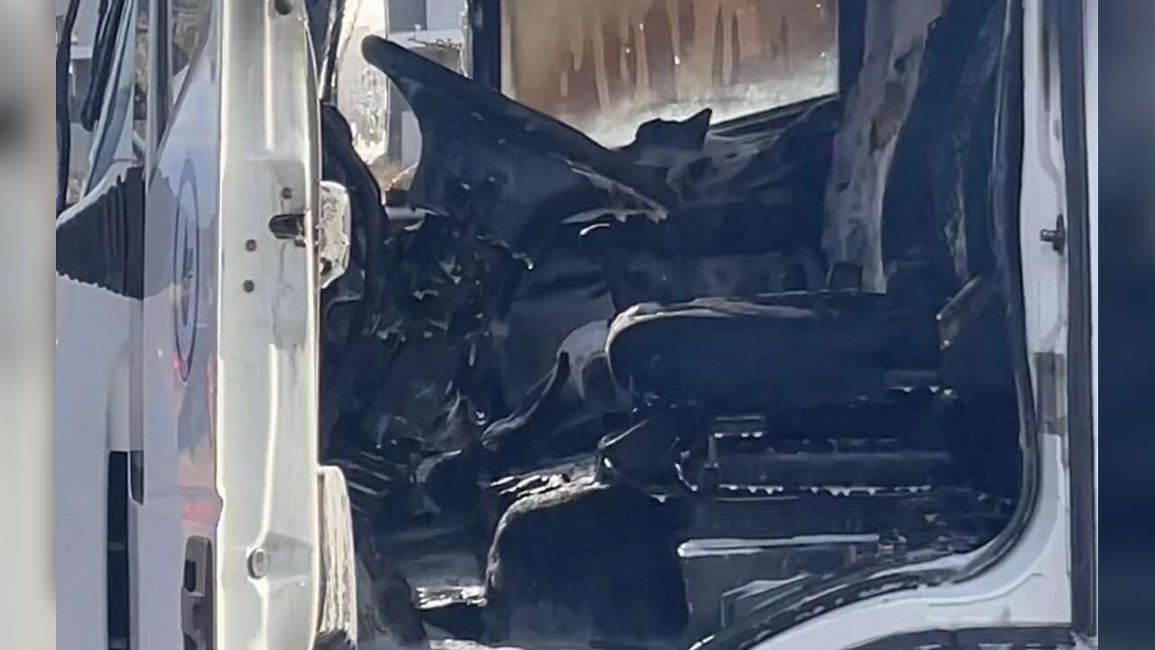 Muğla'da Kamyonet Yangını, Arkasındaki Kepçe Son Anda Kurtarıldı