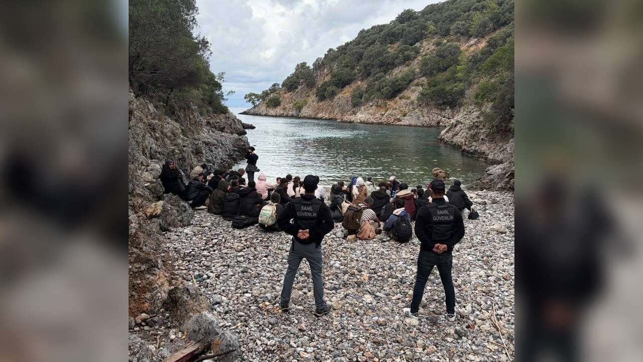 Dalyan Deresi Koyu’nda Düzensiz Göçmen Operasyonu: 28 Yetişkin  ve 34 Çocuk Yakalandı