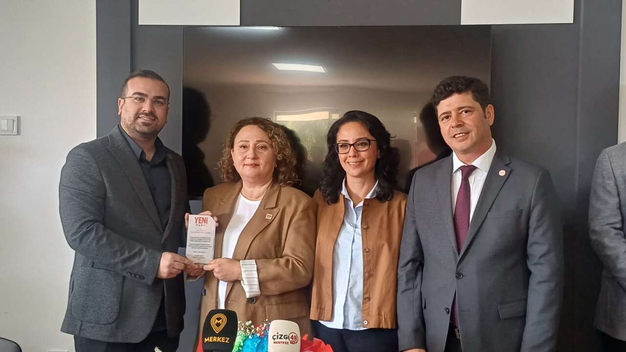 YENİ Parti Menteşe’de Görev Devir Teslimi: Batuhan Kıloğlu Görevi Arzu Doğruel’den Devraldı