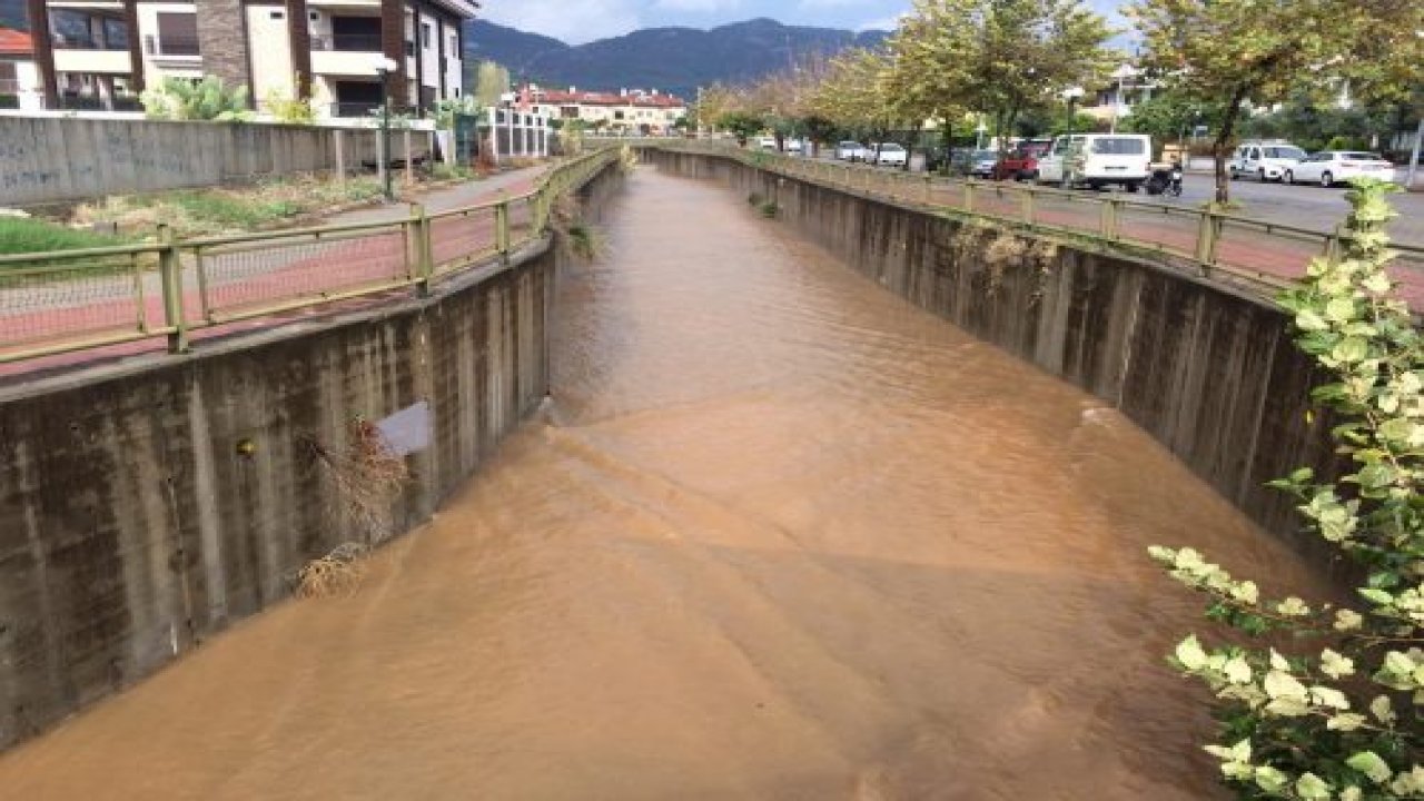 Marmaris’e 175 kilo yağış düştü