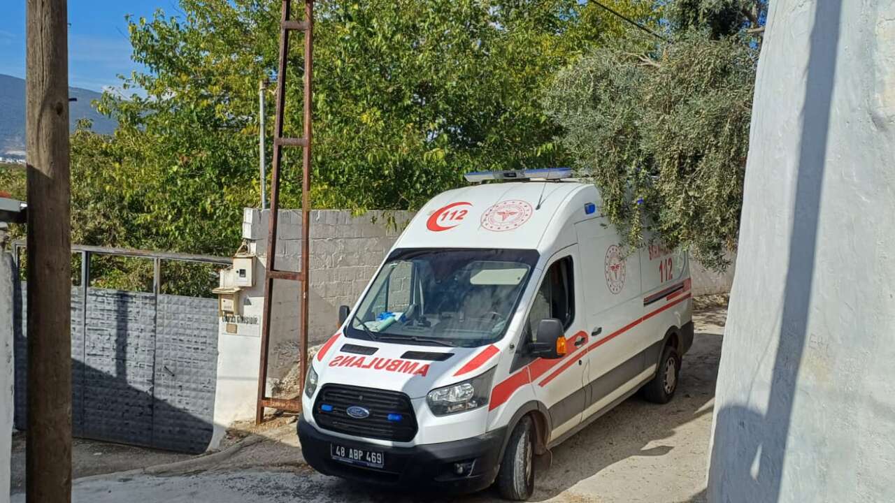 Menteşe'de Şüpheli Ölüm: 80 Yaşlarındaki Adam Evinde Hayatını Kaybetti