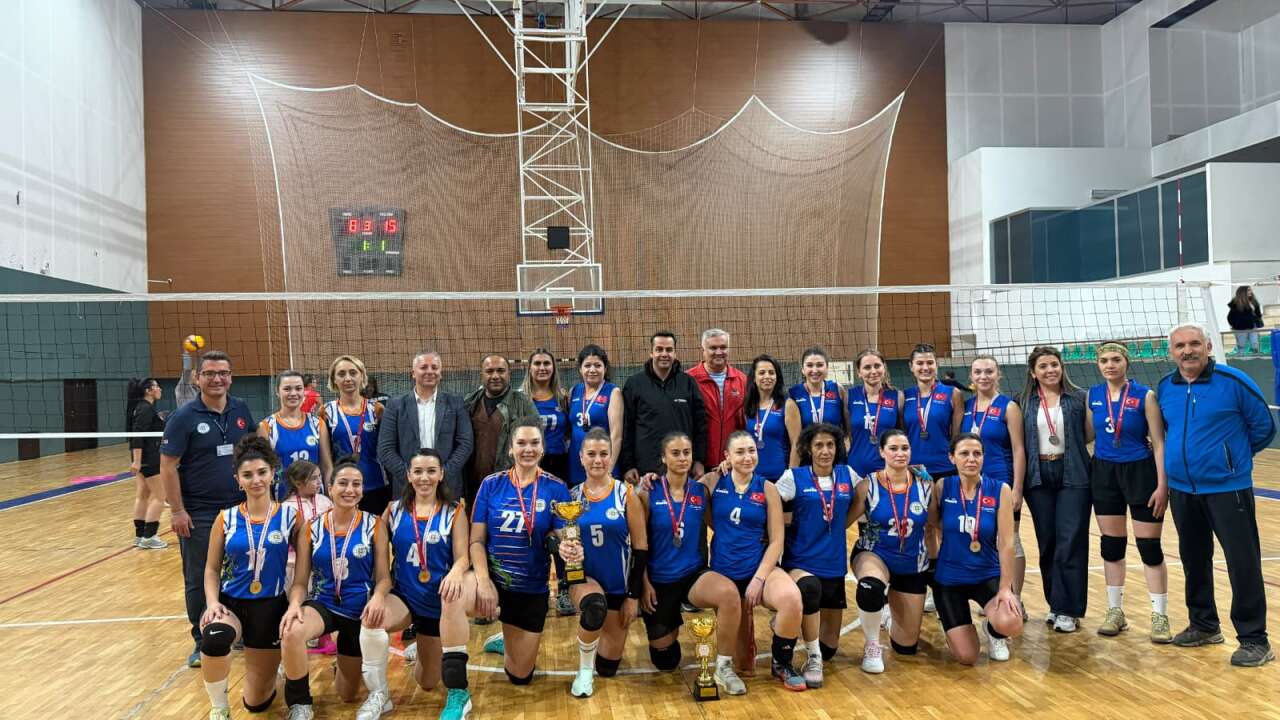 Muğla Büyükşehir Belediyesi Kadın Voleybol Takımı İl Birincisi Oldu