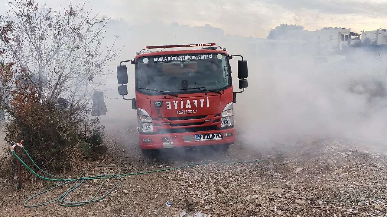Muğla’da Otoparkta Yakılan Ateş Yangına Dönüştü
