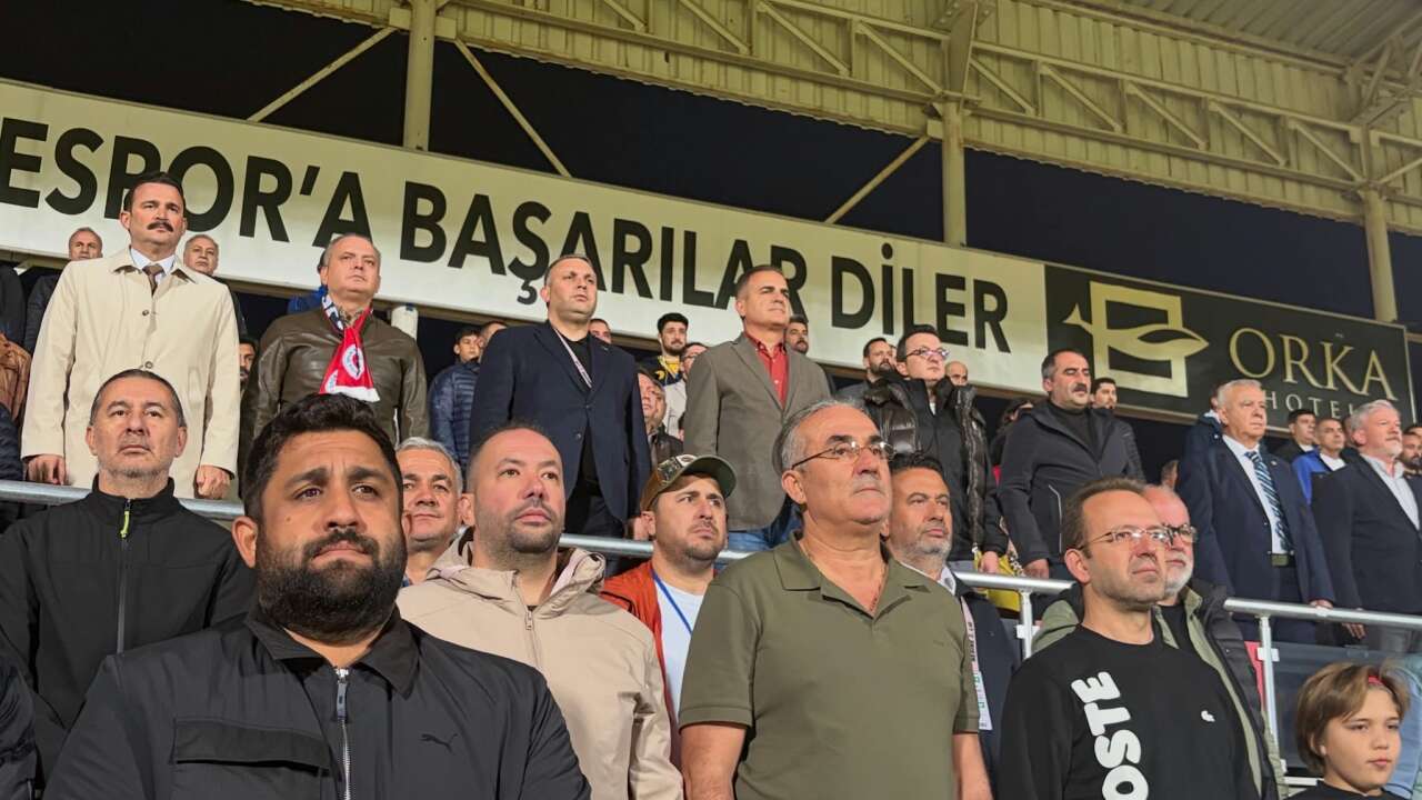 Fethiyespor–Ankaragücü Maçında Muğla ve Fethiye Protokolü Tribünde