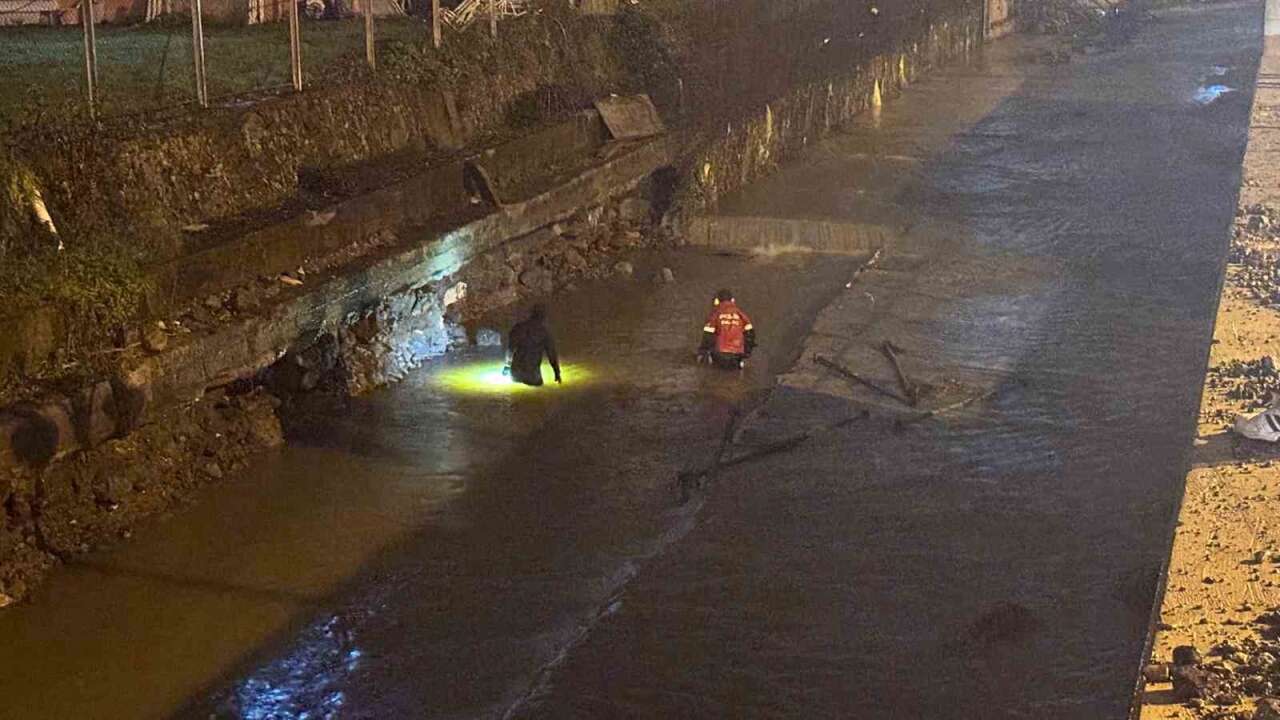 Belediye Çalışanı Eski Kız Arkadaşının Evine Ateş Açtı