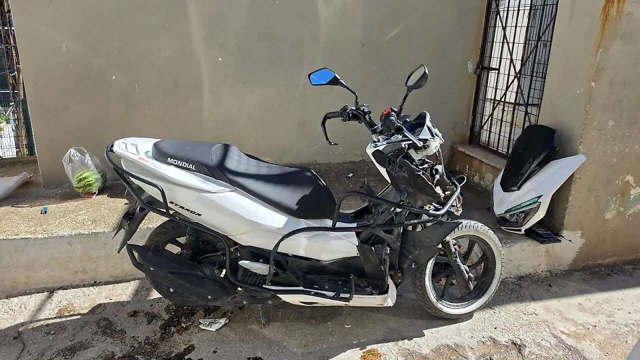 Muğla’da Dik Yokuşta Kaza: Sürücü Yere Düştü, Motosiklet Paramparça Oldu