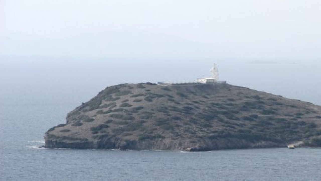 Yunan askeri Kardak kayalıklarına yaklaşamıyor
