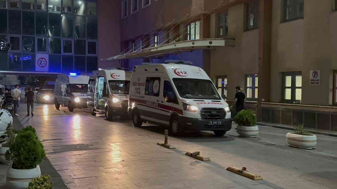 Balkonda Halı Çırparken 8. Kattan Düşen Genç Kadın Hayatını Kaybetti
