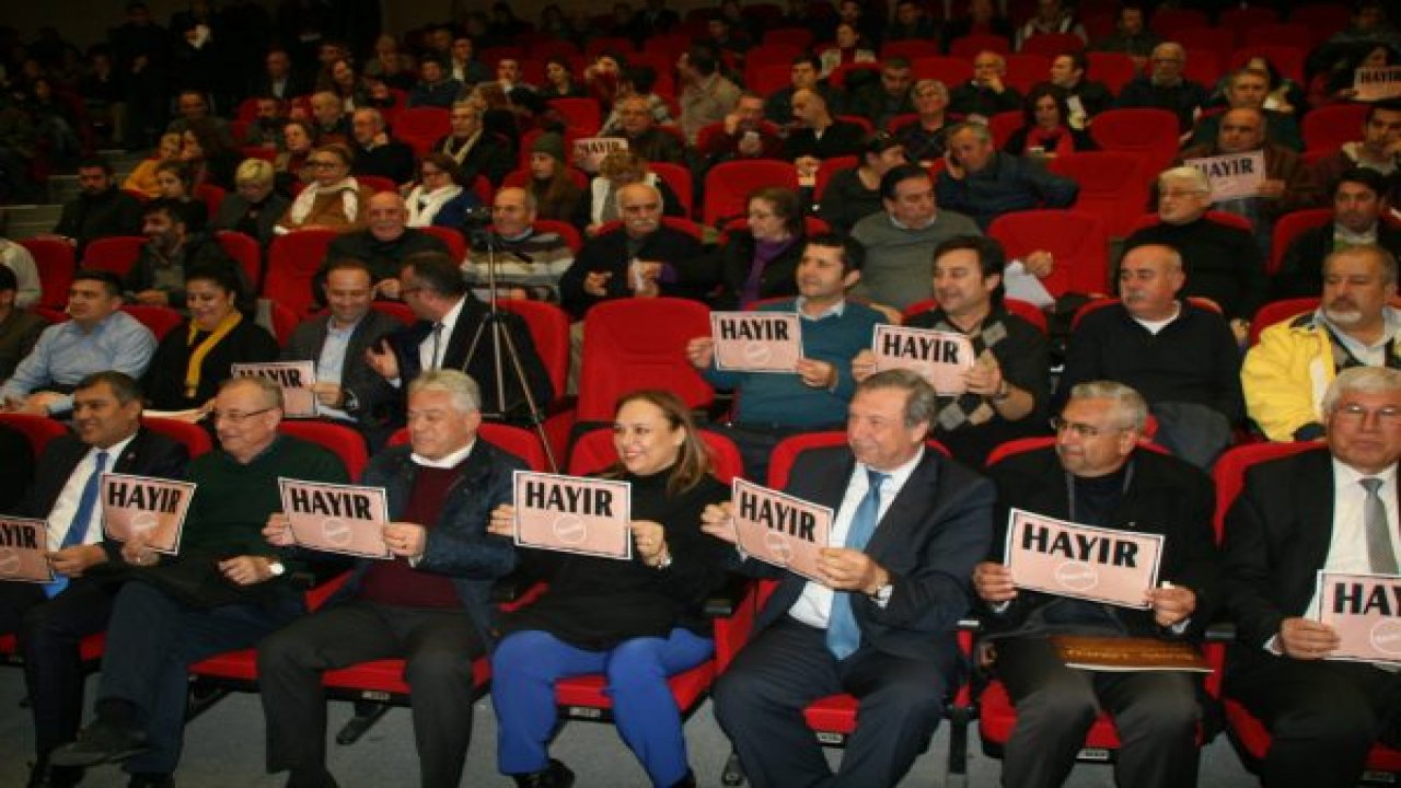 Marmaris’te referandumda 'Hayır' paneli düzenlendi