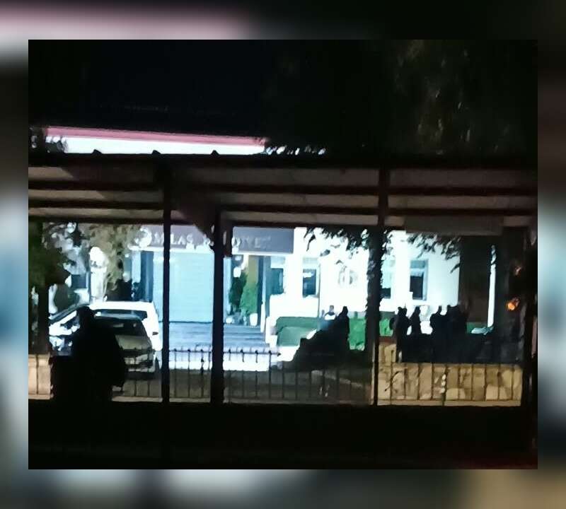 Milas Belediyesi'ne Operasyon, Polis Belediye Binasına Giriş Ve Çıkışları Durdurdu
