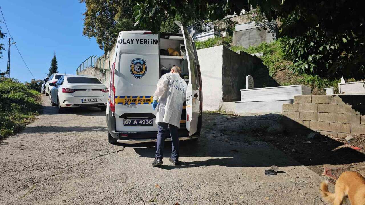 Mezarlıkta Şüpheli Ölüm: Emekli Polis Ölü Bulundu