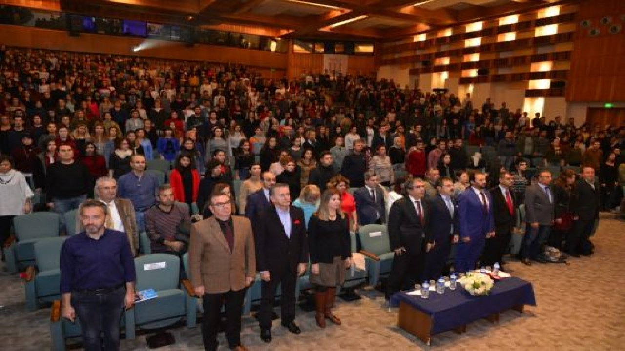 Üniversitede Öğretmenler Günü kutlandı