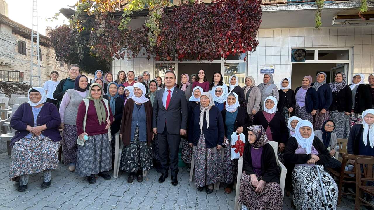 Muğla Valisi İdris Akbıyık, Yatağan Katrancı Mahallesi’ni Ziyaret Etti