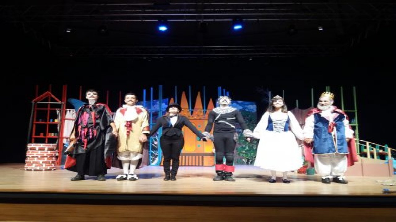 ‘Çizmeli Kedi’ yıl sonuna kadar perdelerini açık tutacak