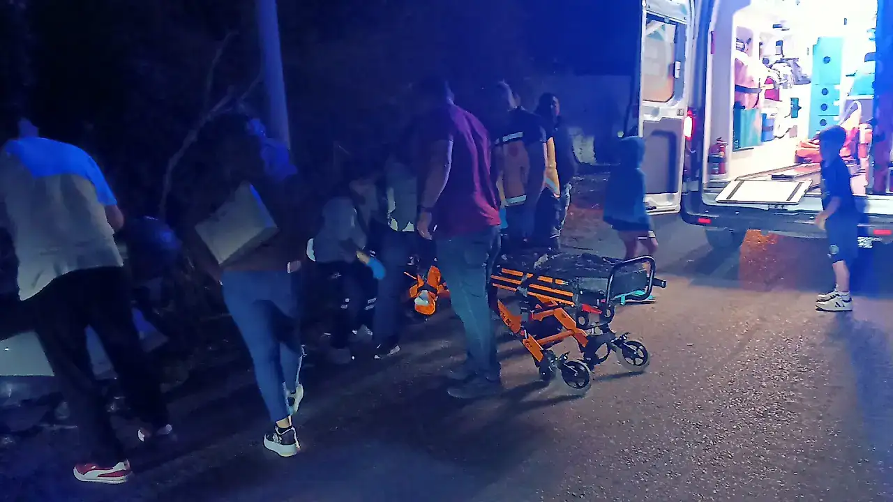 Muğla’da Motosiklet Kazası: Karşıdan Gelen Araç Sıkıştırdı, Sürücü Yola Savruldu