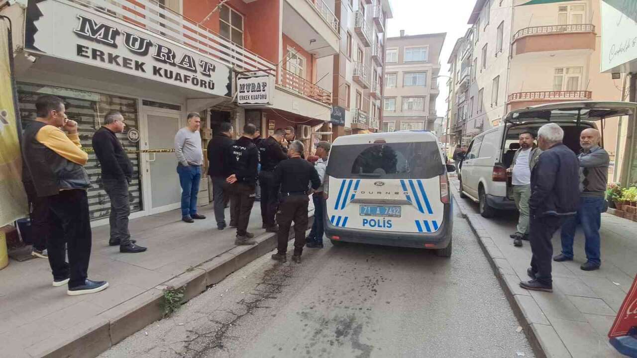 Dernek Binasında Şüpheli Ölüm: 41 Yaşındaki Adam Ölü Bulundu
