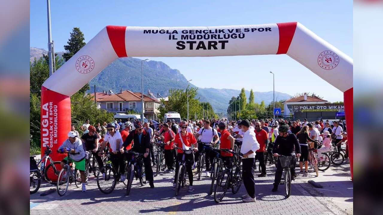 Köyceğiz’de Cumhuriyet Coşkusu Bisiklet Turu ve Şenlikle Yaşandı