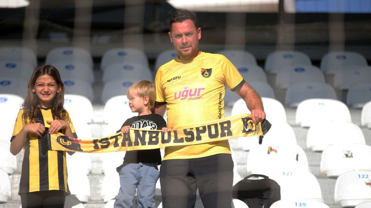 İstanbulspor’u Yalnız Bırakmadı: İki Çocuğuyla Kocaeli’den Muğla’ya Geldi