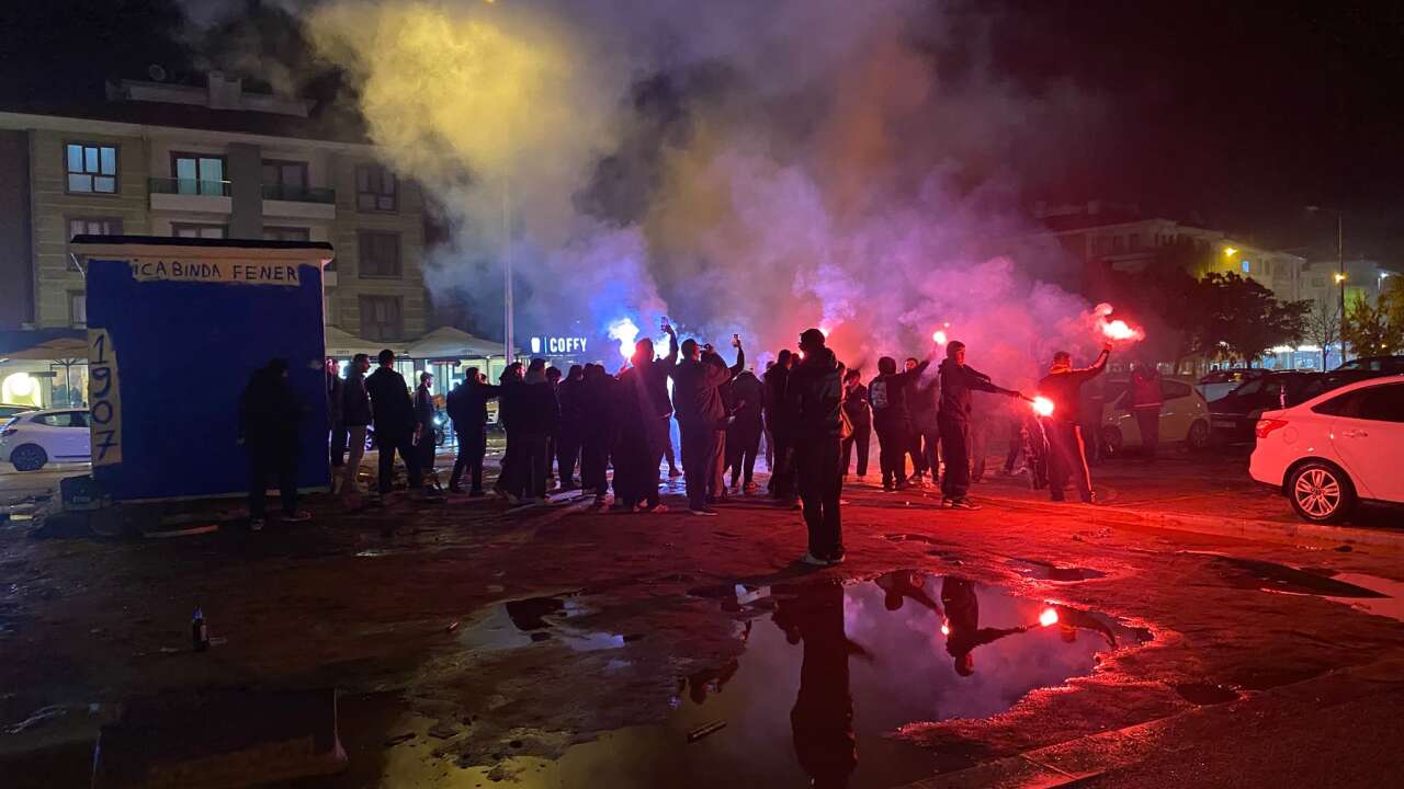 Kötekli’de Derbi Heyecanı: Taraftarlar Havai Fişek Attı, Polis Önlem Aldı