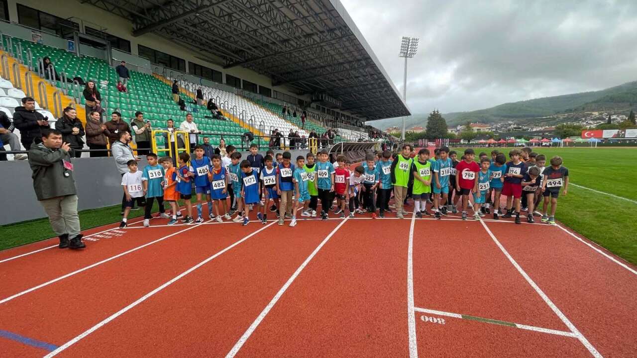 Muğla Atatürk Stadyumu’nda Cumhuriyet Coşkusu: 316 Sporcu Pistte Buluştu