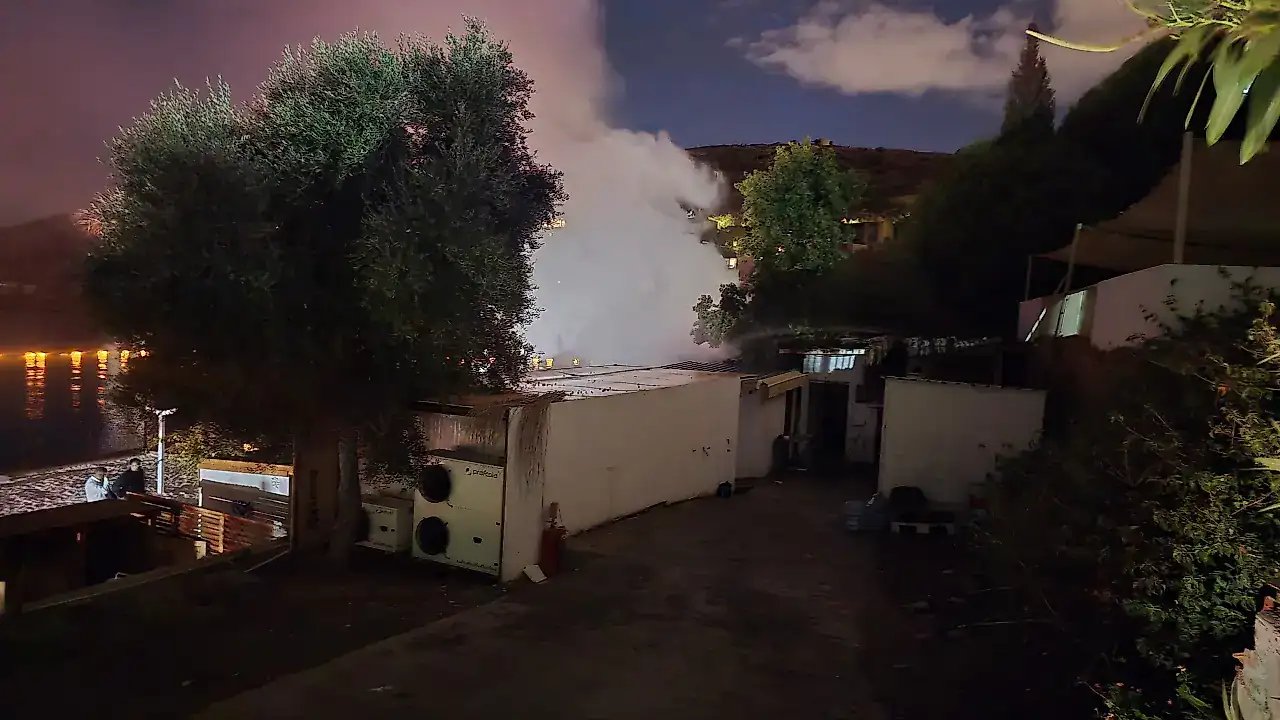 Muğla’da Otelin Sahilindeki Bar Alevlere Teslim Oldu