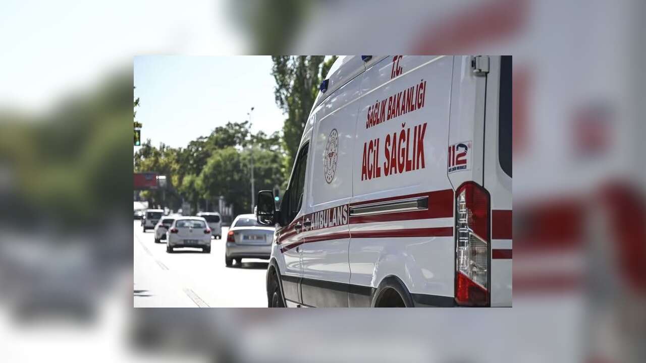 Muğla’da Otomobil ile Motosiklet Çarpıştı: 1 Kişi Yaralandı