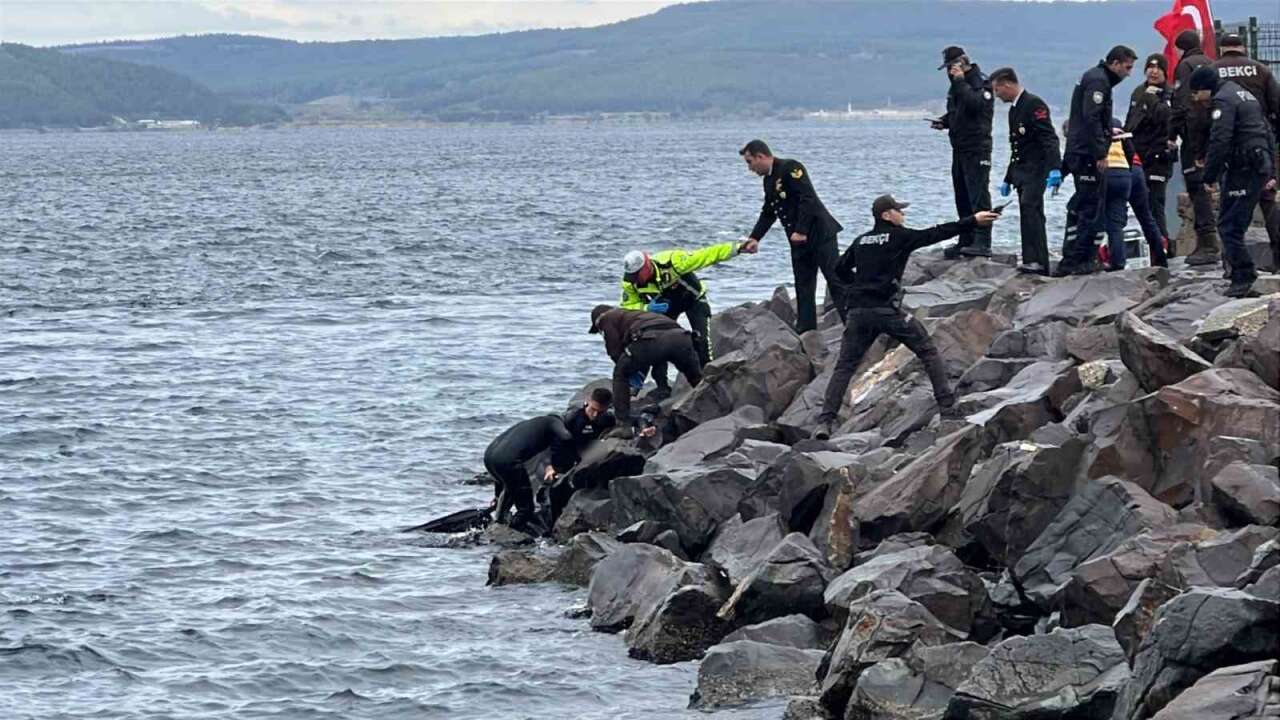 Eski Feribot İskelesinde Haraketsiz Erkek Bedeni Bulundu