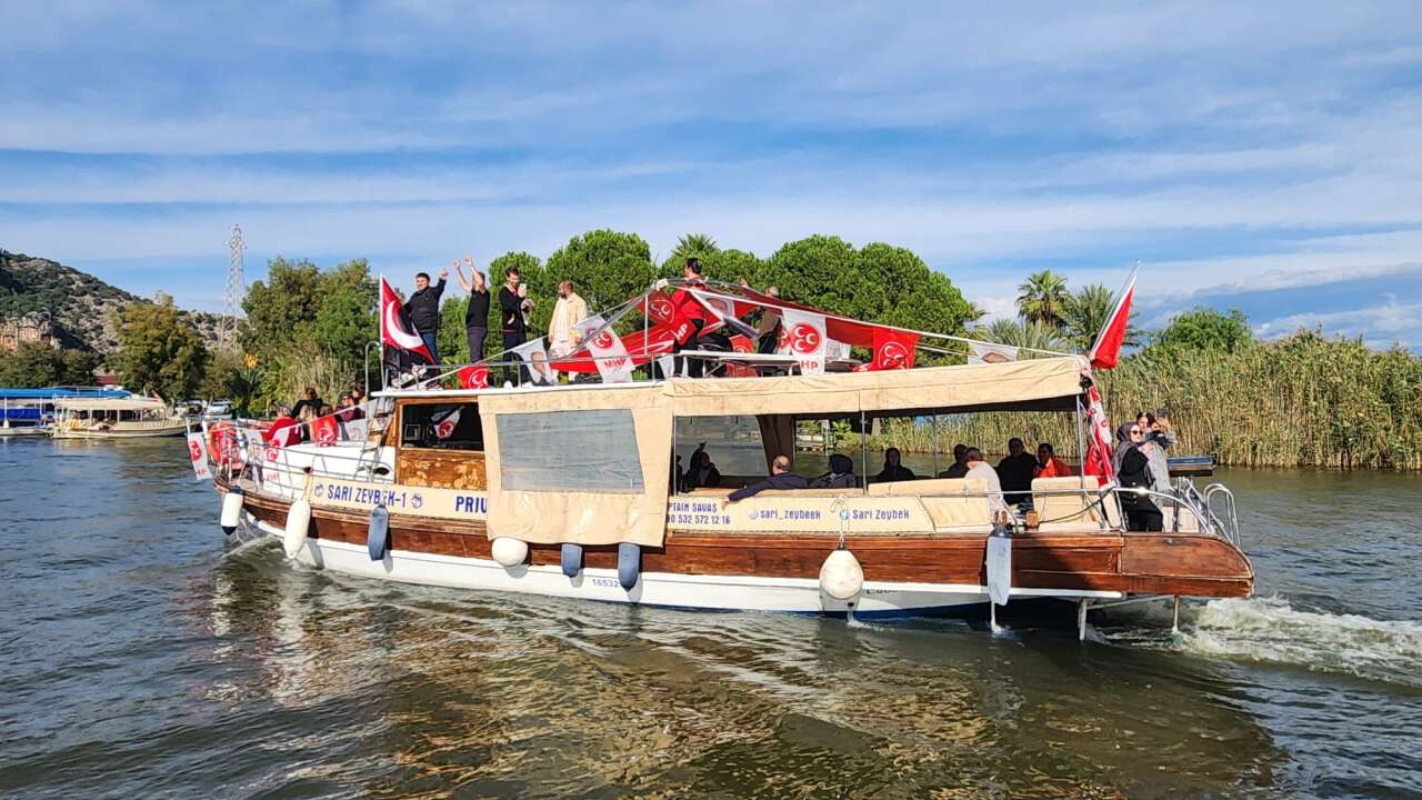 MHP Muğla’dan Dalyan’da 29 Ekim Cumhuriyet Bayramı Kutlaması