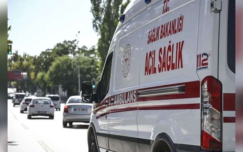 Muğla’da Yürürken Yere Düştü: Olay Yerine Ambulans Sevk Edildi