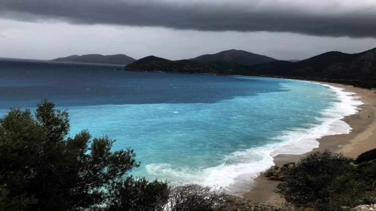 Fethiye'de denizin rengi turkuaza döndü