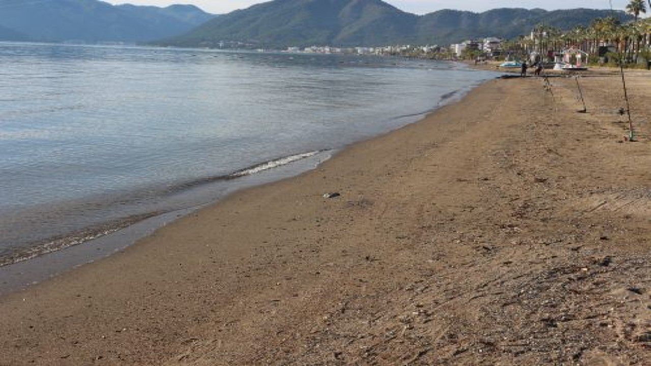 Marmaris’te denizin çekilmesi deprem endişesine neden oldu