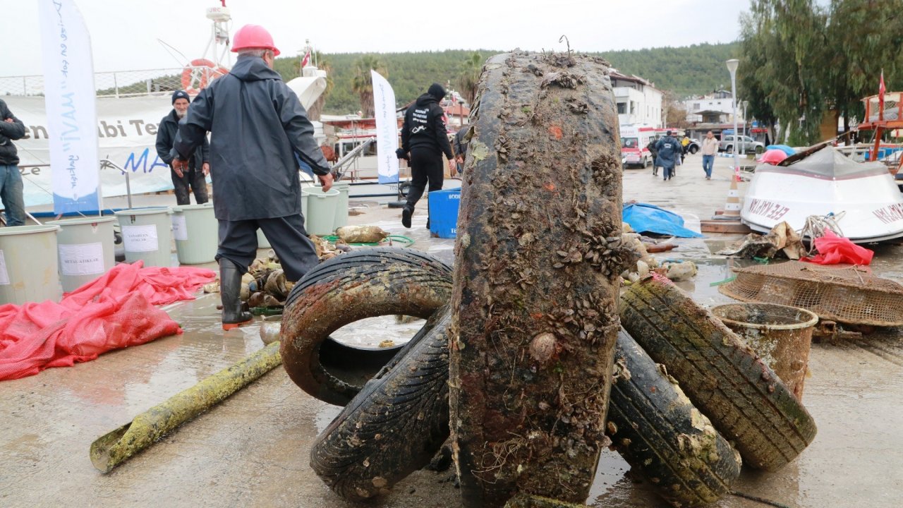 Bodrum’da deniz dibi temizlik kampanyası devam ediyor