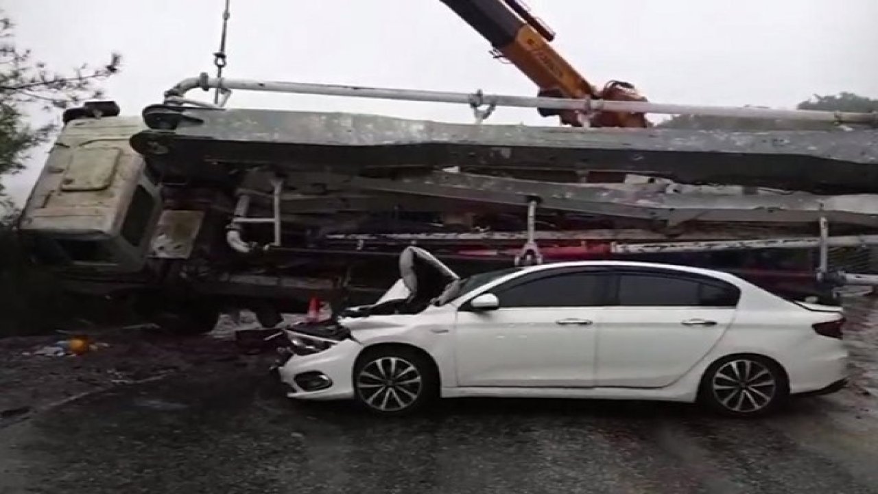 Beton mikseri devrildi