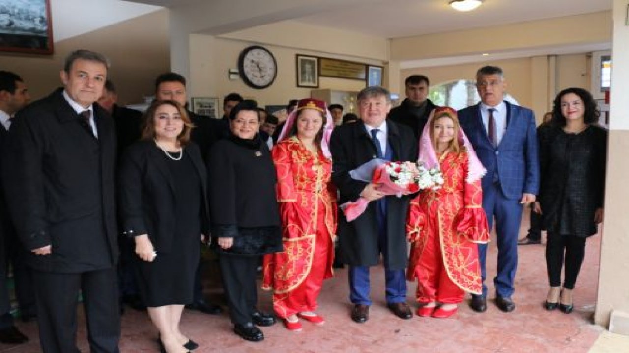 Bakan Yardımcısından okul ziyareti