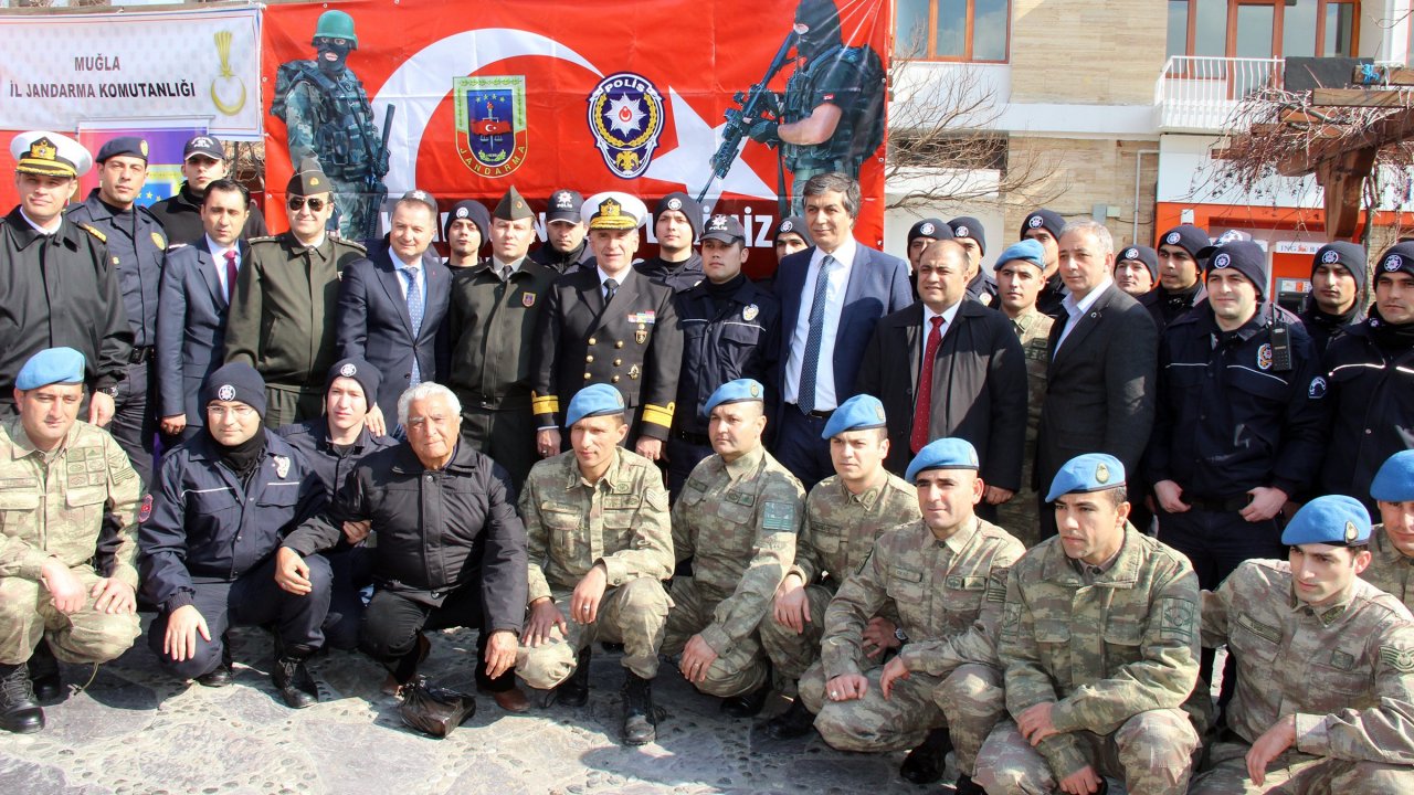 Şehit Polis’in kardeşi Uzman Çavuş hayır lokması dağıttı